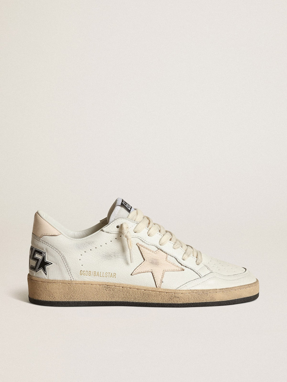 Golden Goose Ball Star in white nappa with a salmon-pink nappa star