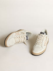 Golden Goose Ball Star in white nappa with a salmon-pink nappa star
