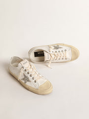 Golden Goose V-Star in white leather with a platinum glitter star