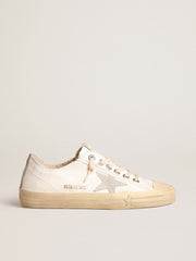 Golden Goose V-Star in nappa leather with ice-gray suede star and heel tab