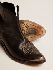 Golden Goose Young ankle boots in black leather with sand-colored embroidery