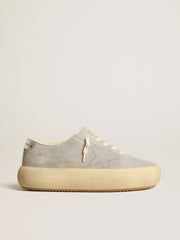Golden Goose Men’s Space-Star shoes in ice-gray suede with shearling lining