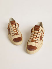 Golden Goose Men's V-Star in cream canvas with tobacco leather star