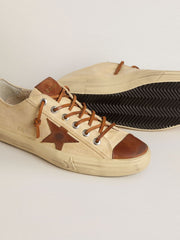 Golden Goose Men's V-Star in cream canvas with tobacco leather star