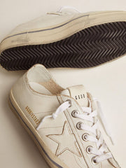 Golden Goose Men's V-Star in white leather with white star and light blue stripe on the foxing