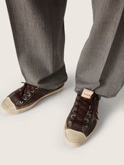 Golden Goose Men's V-Star in brown nubuck with tobacco-colored suede star