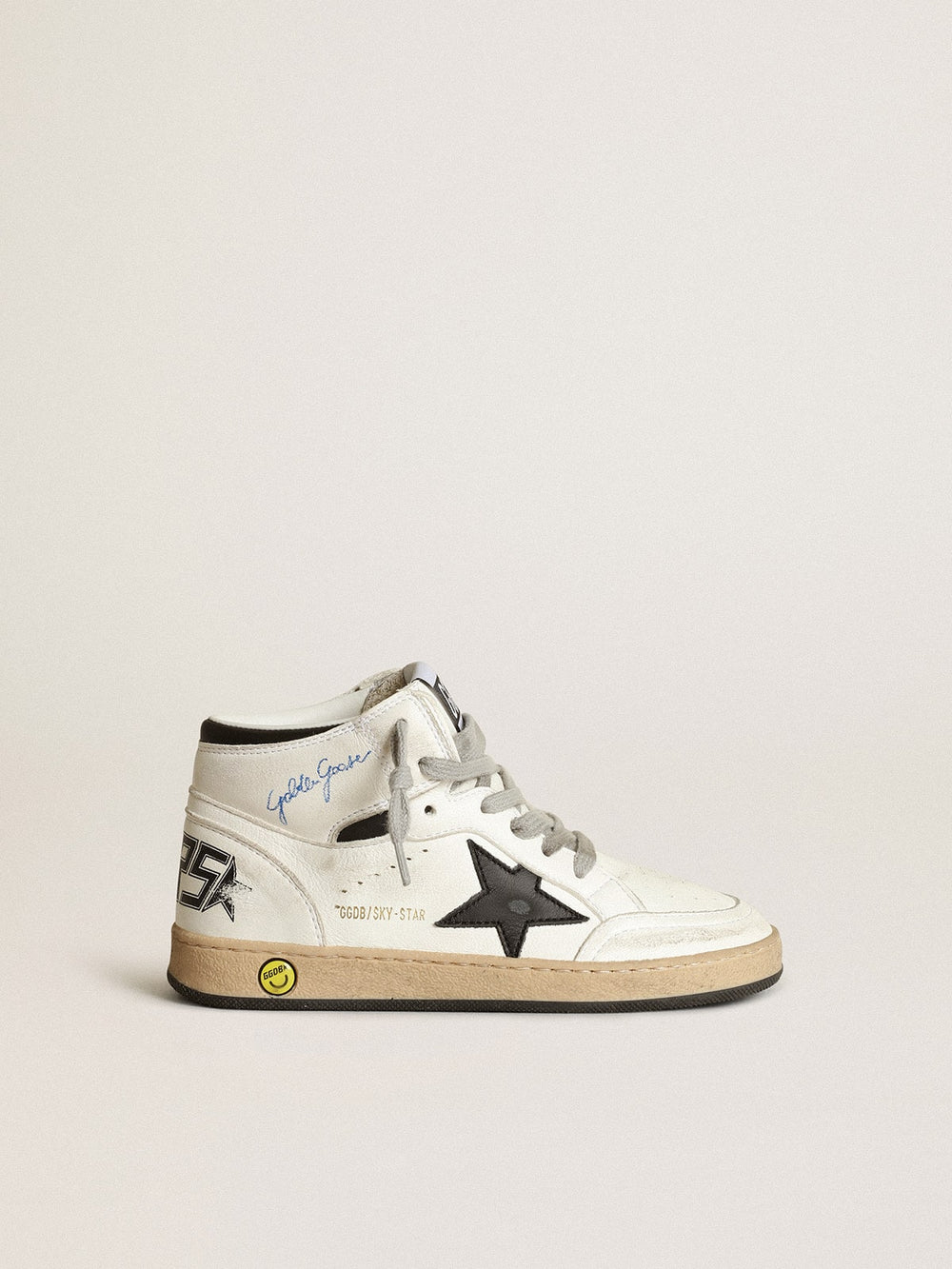 Golden Goose Young Sky-Star in white nappa with black star and heel tab