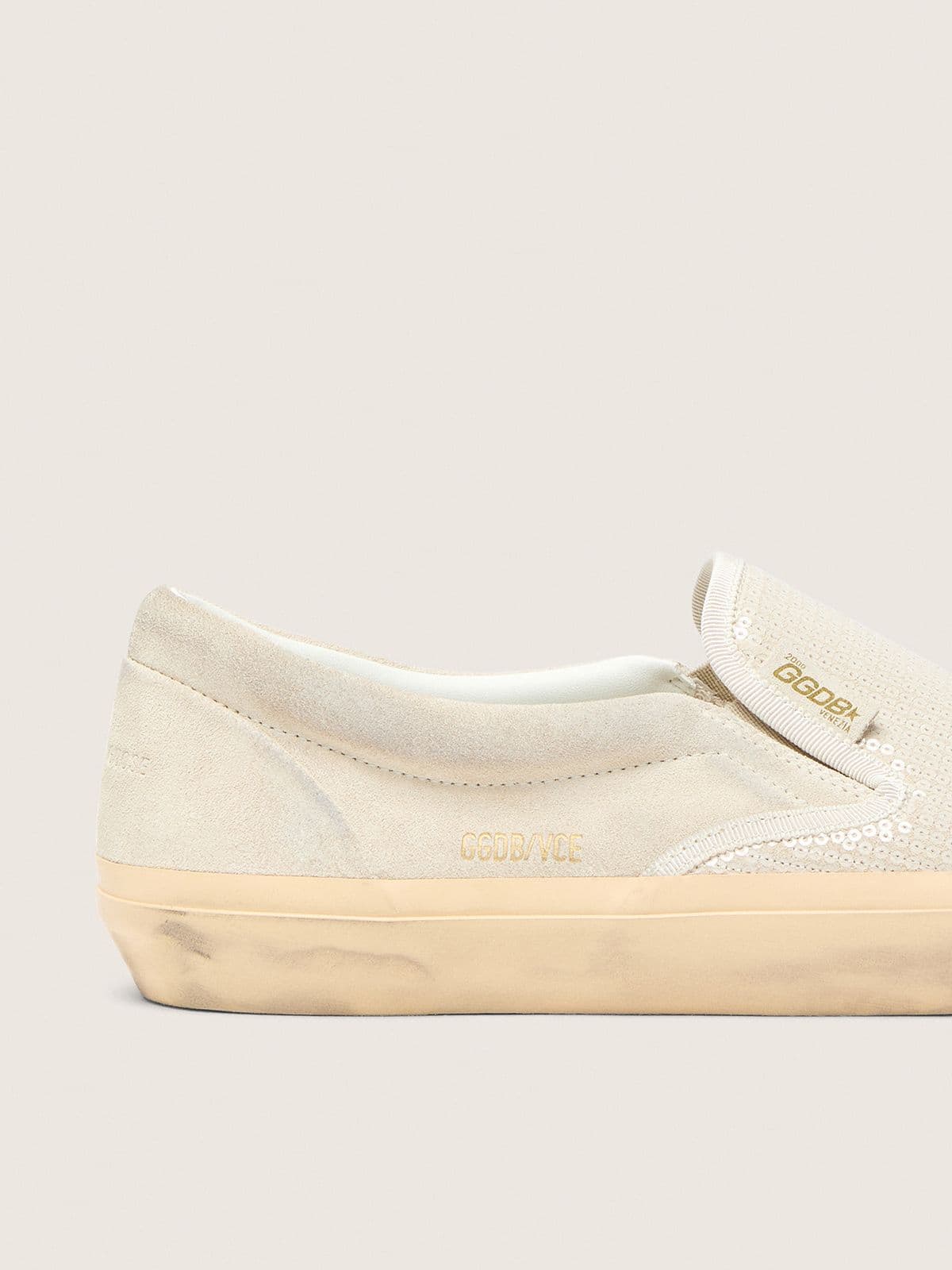 Golden Goose Men’s VCE Penstar in beige suede and pearl-colored sequins
