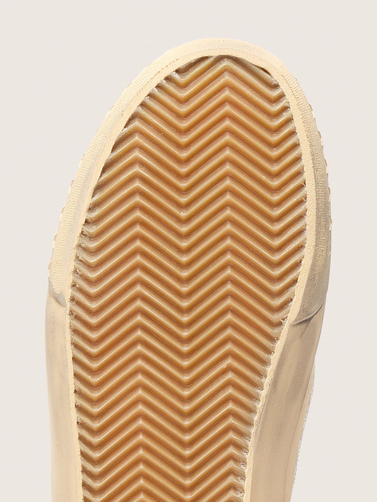 Golden Goose Men’s VCE Penstar in beige suede and pearl-colored sequins