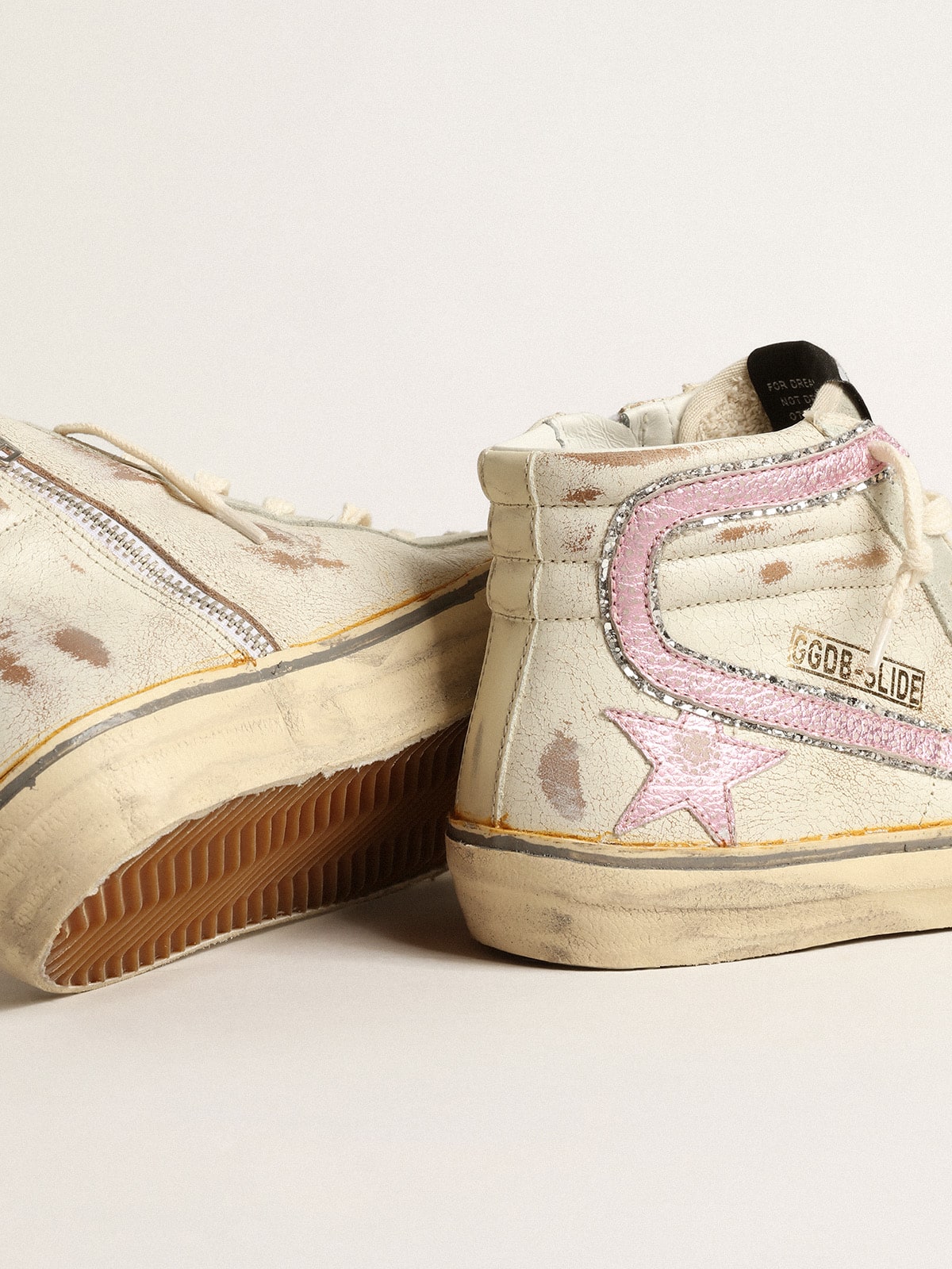 Golden Goose Slide  in beige with pink metallic leather star and flash