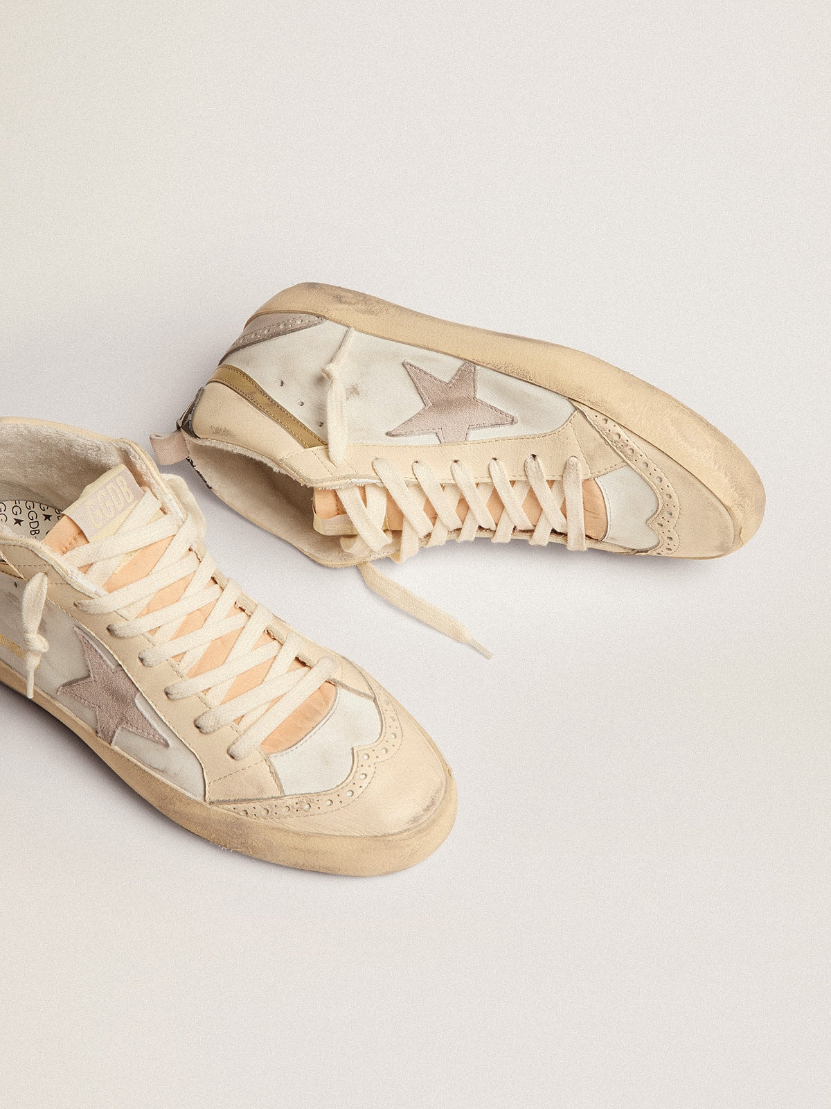 Golden Goose Women's Mid Star with star in light gray suede and gold flash