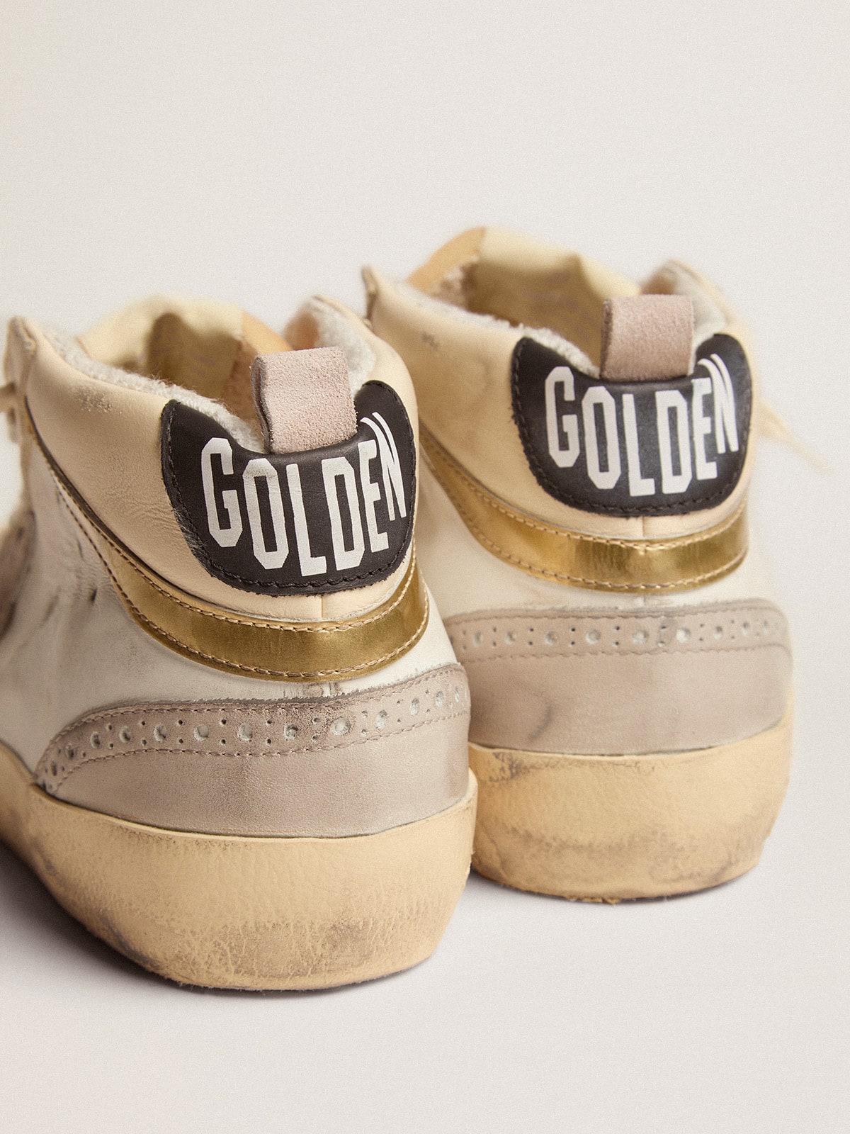 Golden Goose Women's Mid Star with star in light gray suede and gold flash