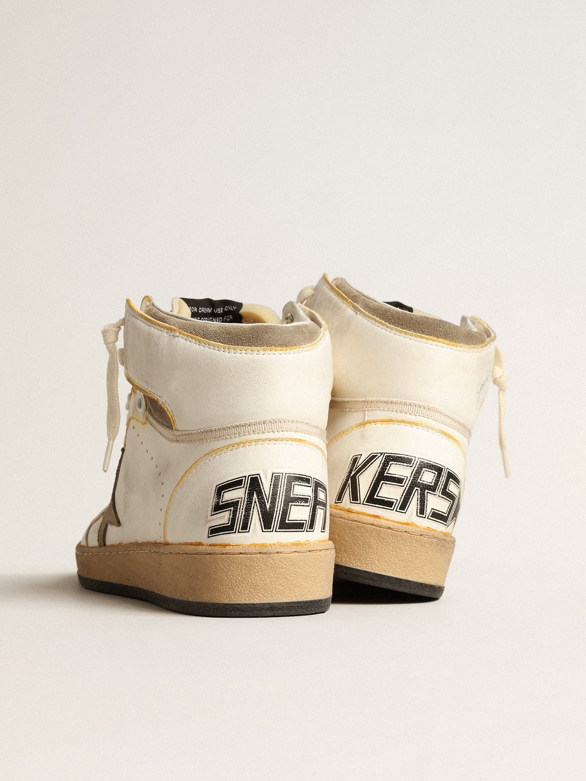 Golden Goose Women’s Sky-Star in white nappa leather with dove-gray suede star