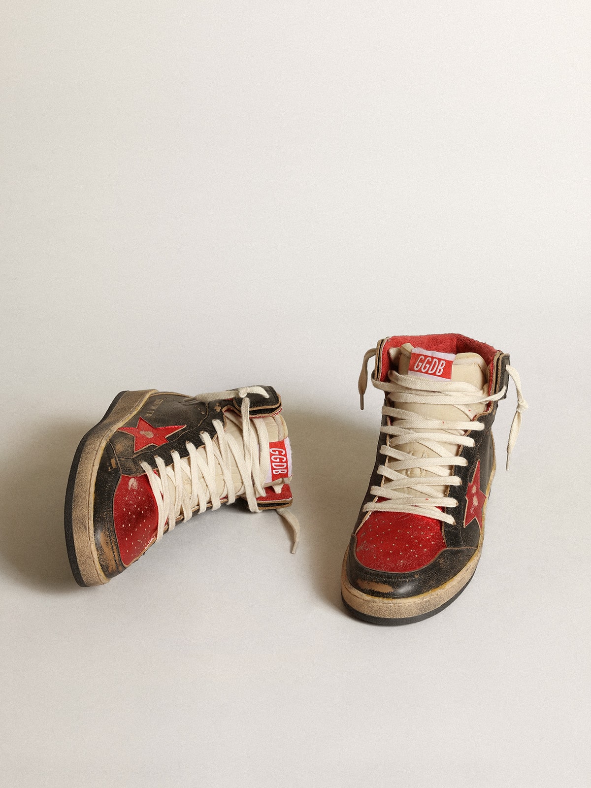 Golden Goose Women's Sky-Star in black glossy leather with red star