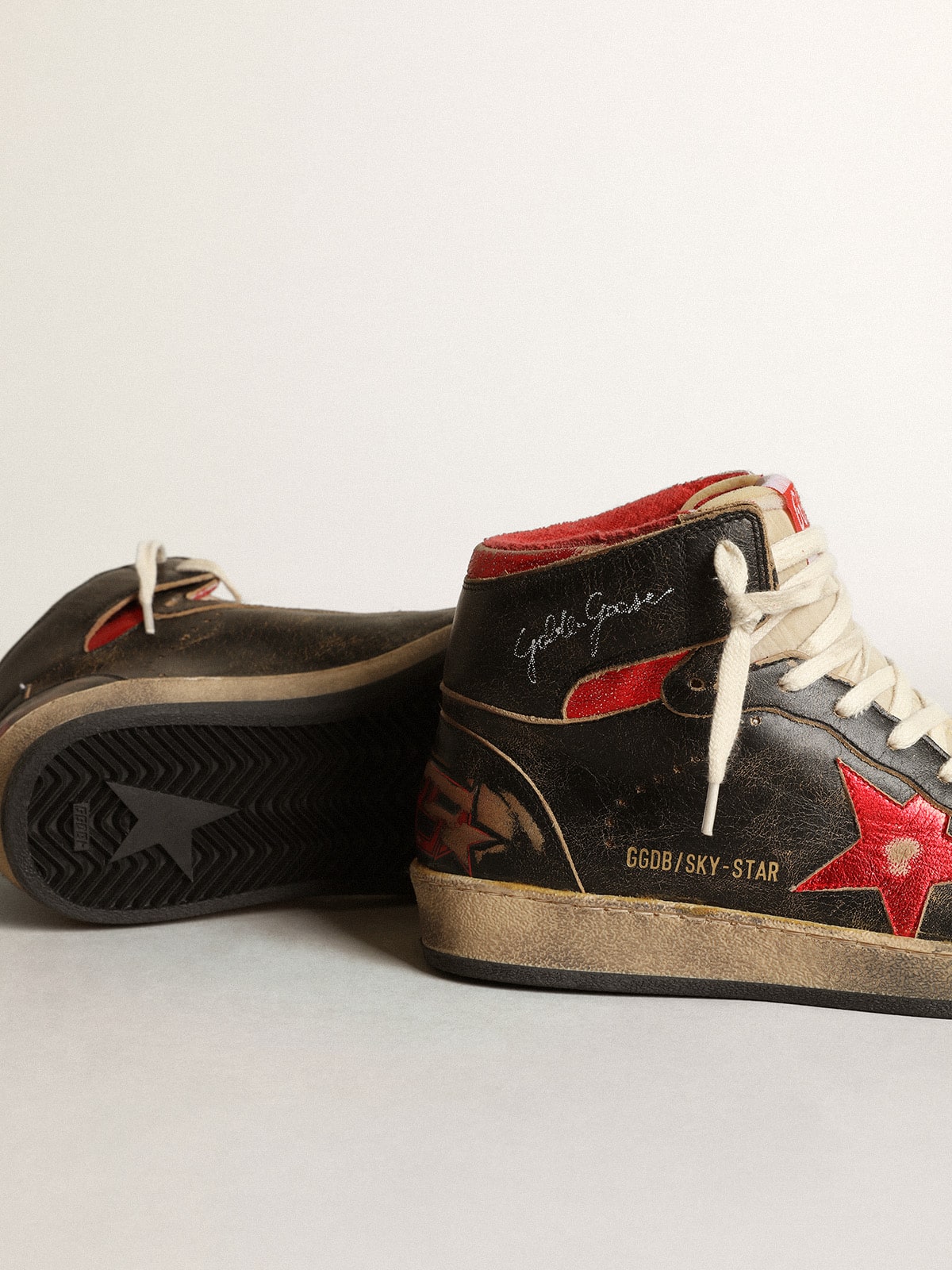 Golden Goose Women's Sky-Star in black glossy leather with red star
