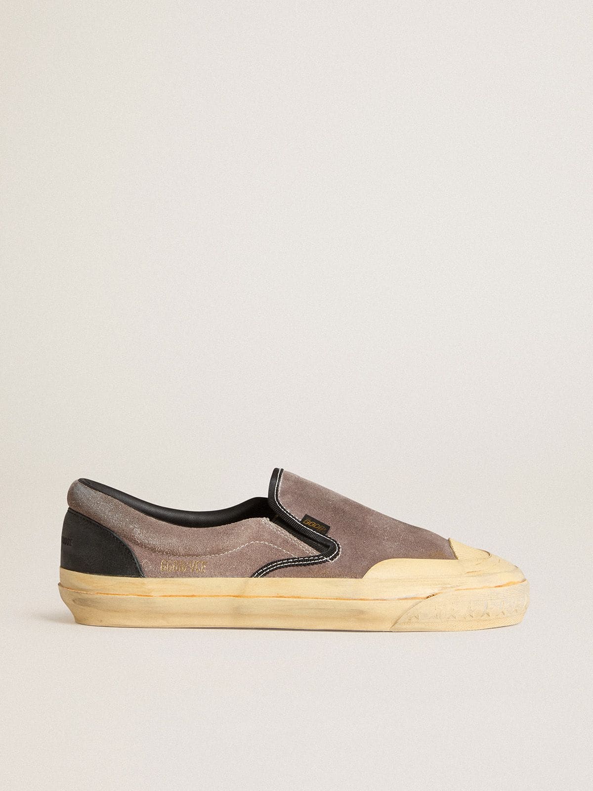 Golden Goose Women's VCE Penstar in dove-gray suede with black leather heel tab