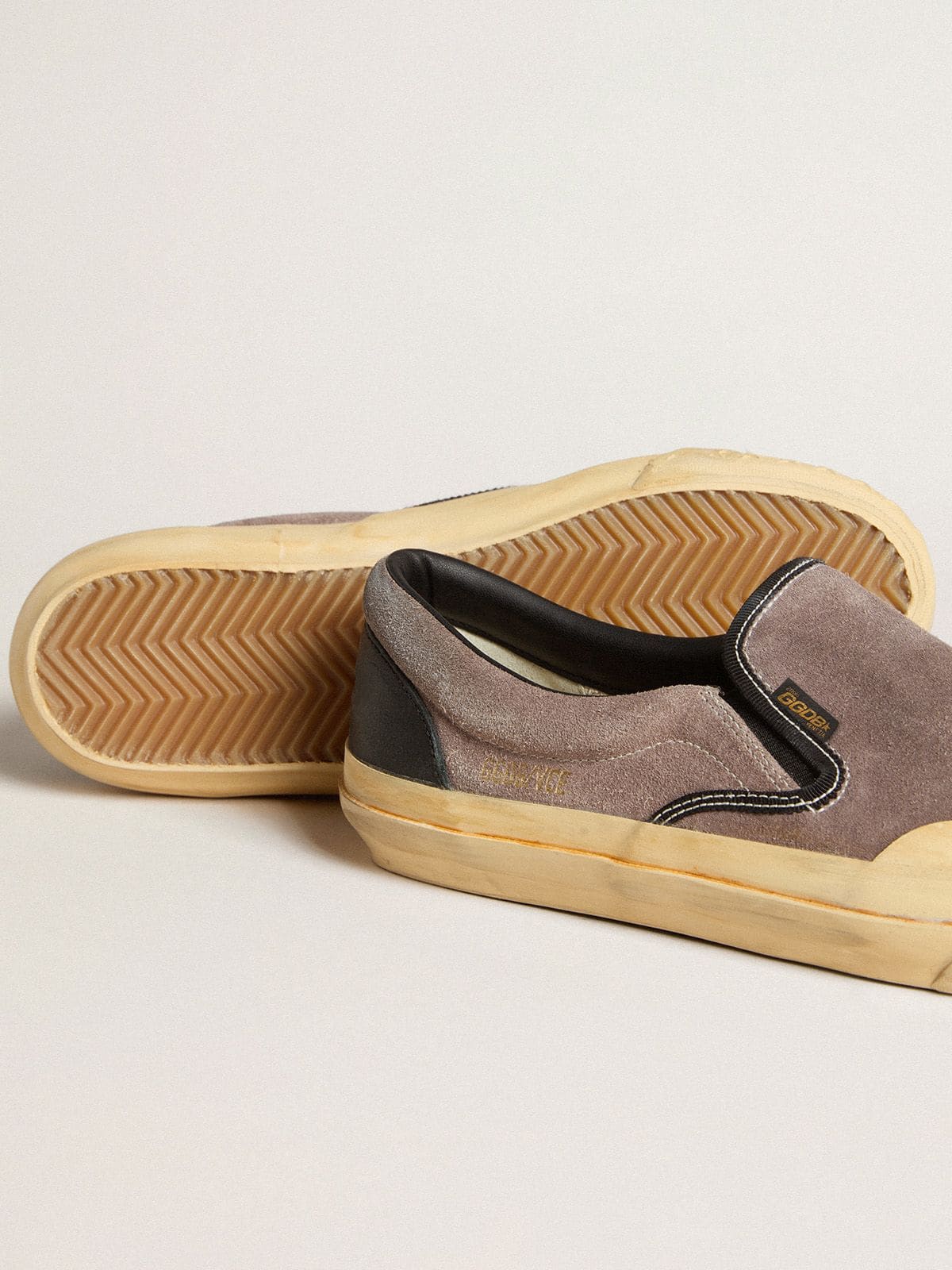 Golden Goose Women's VCE Penstar in dove-gray suede with black leather heel tab