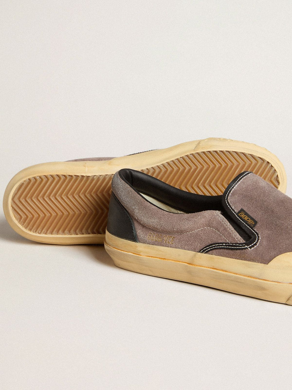 Golden Goose Women's VCE Penstar in dove-gray suede with black leather heel tab