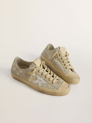 Golden Goose Women’s V-Star in ice-gray suede with white leather star and floral embroidery