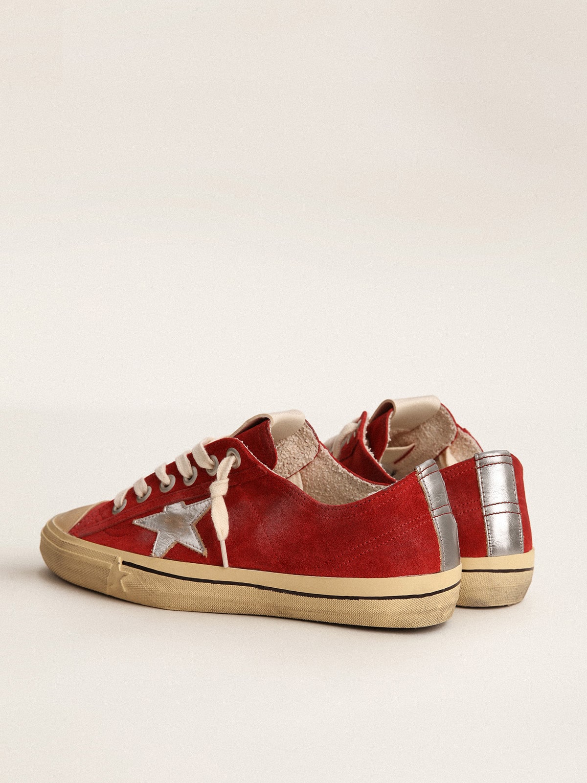 Golden Goose Women's V-Star  in dark red suede with silver star