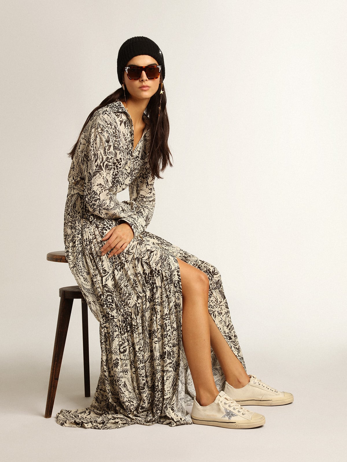 Golden Goose V-Star in beige canvas with a silver glitter star