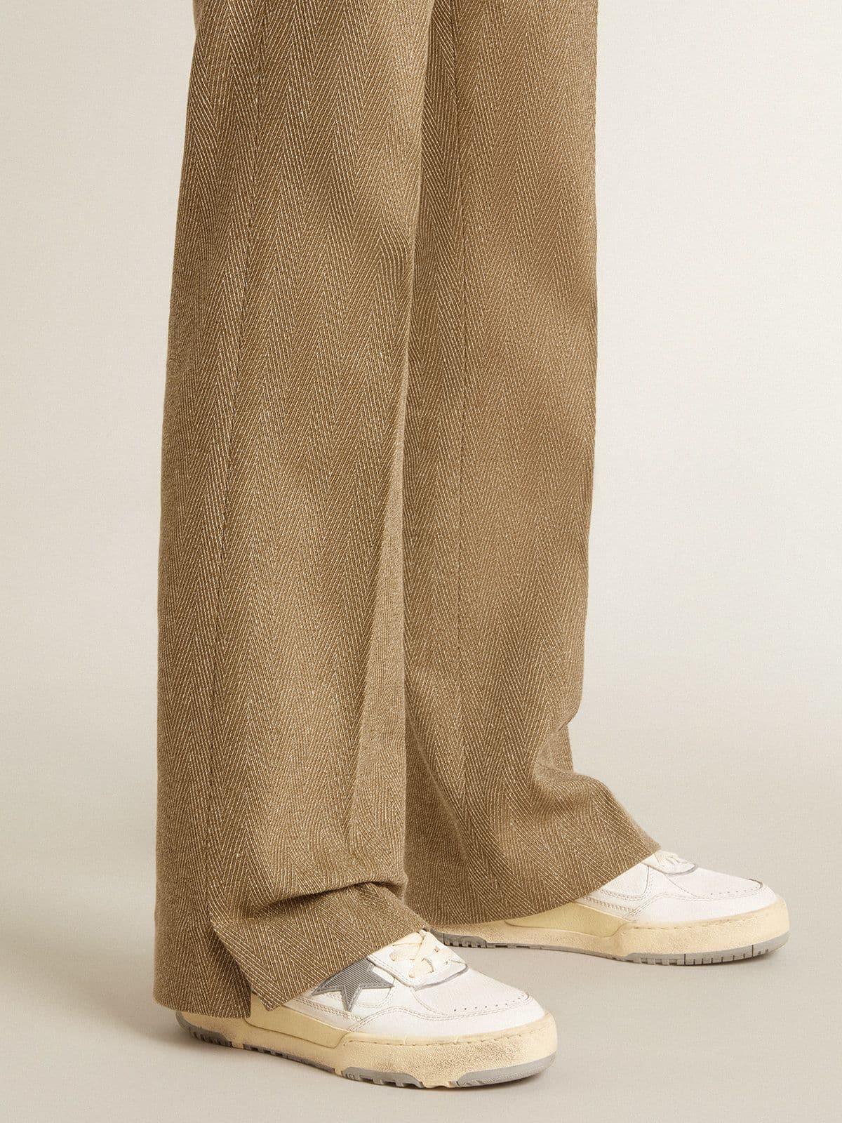 Golden Goose Women’s Forty2 with grey star and white leather heel tab