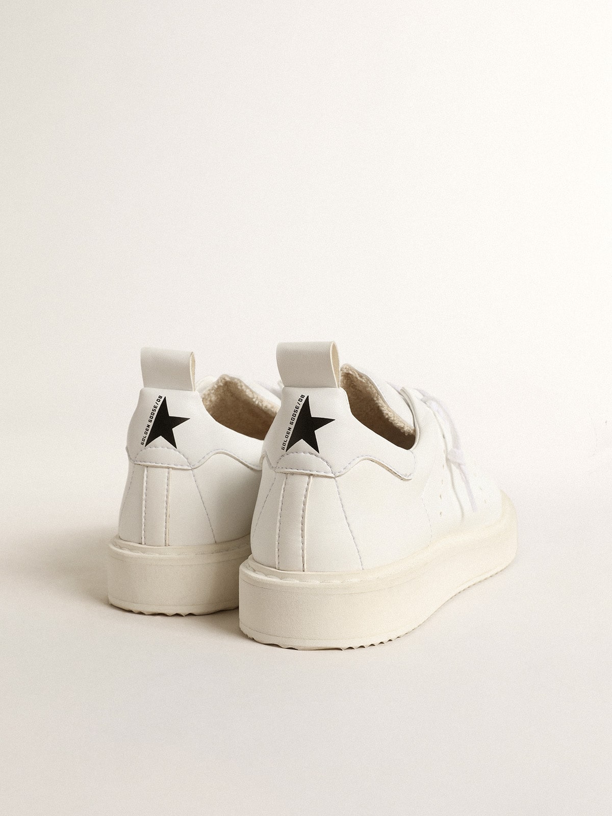Golden Goose Women’s bio-based Starter with white star and heel tab