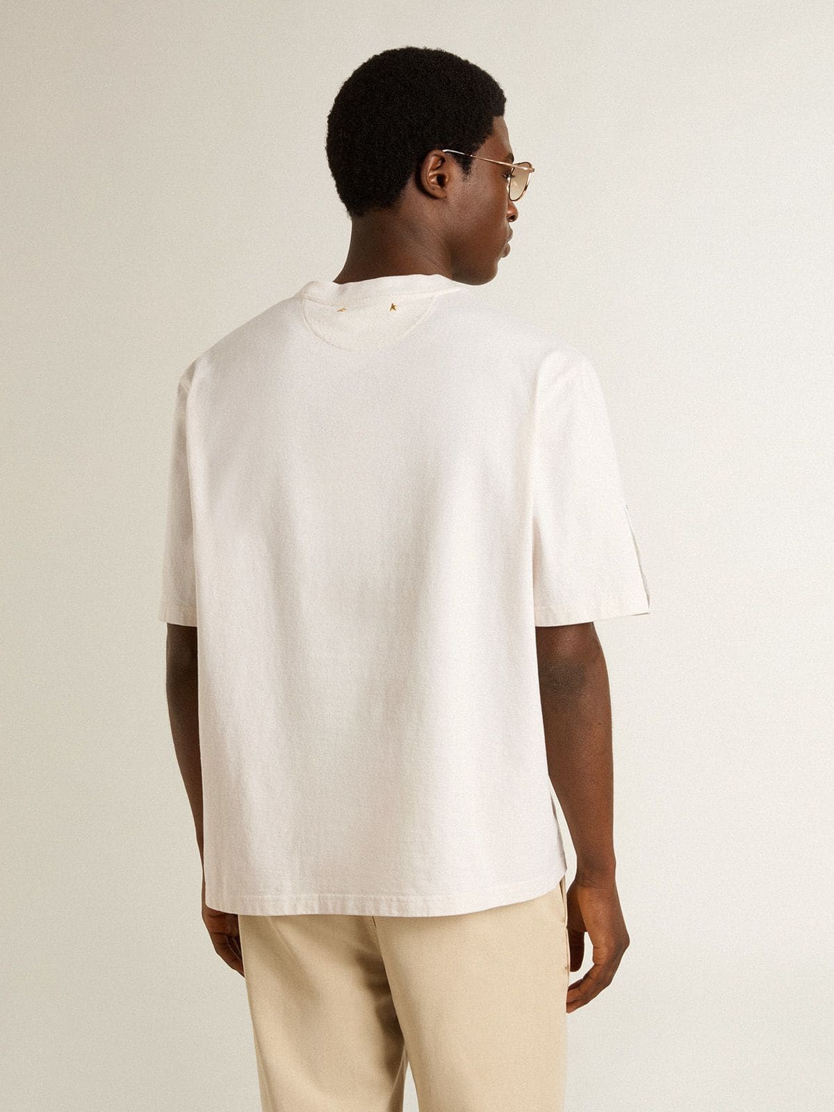 Golden Goose White unisex T-shirt with Mediterranean print and Pescheria Golden patch on the sleeve