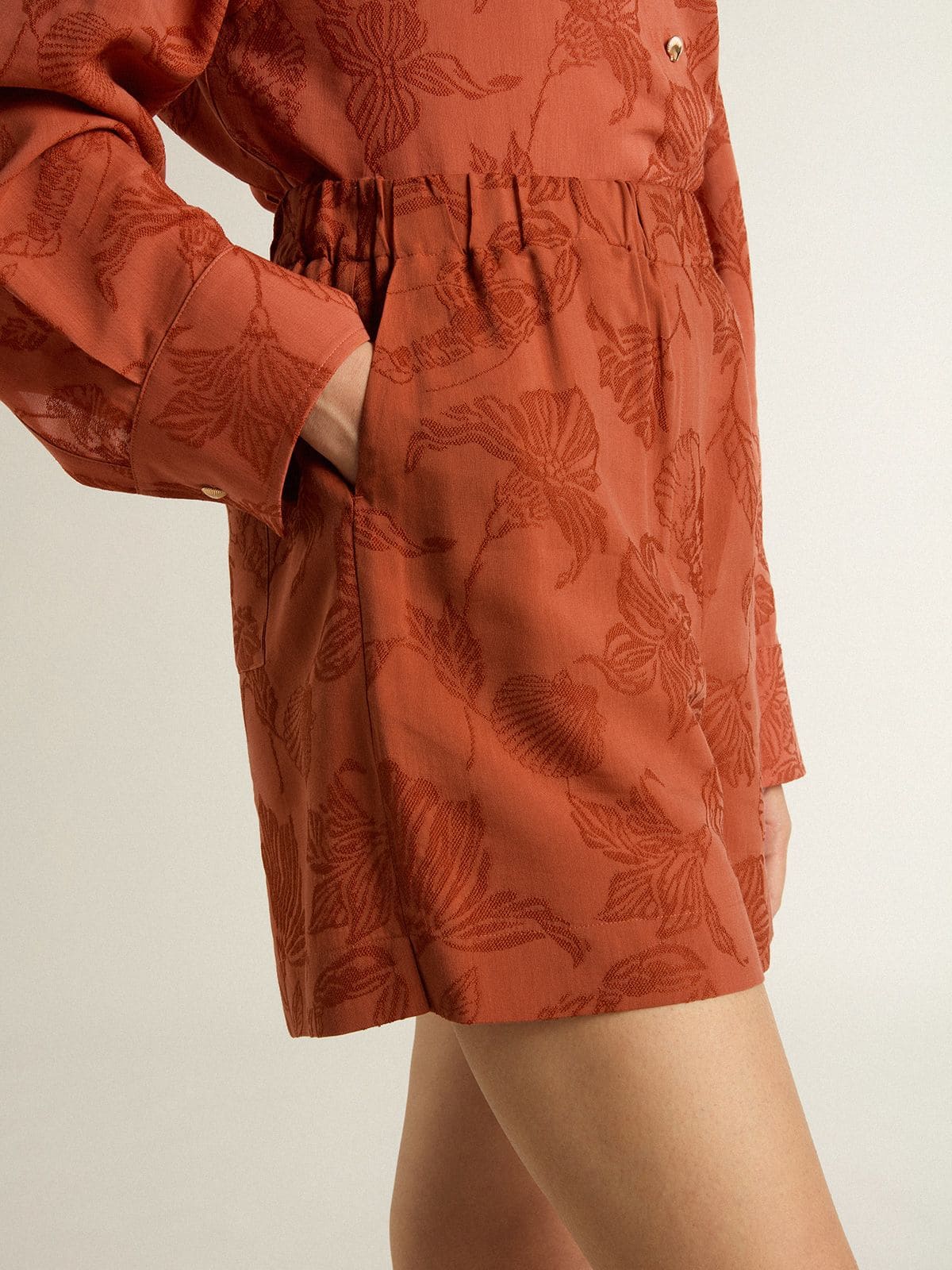 Golden Goose Women's shorts in brick-red jacquard with marine floral pattern