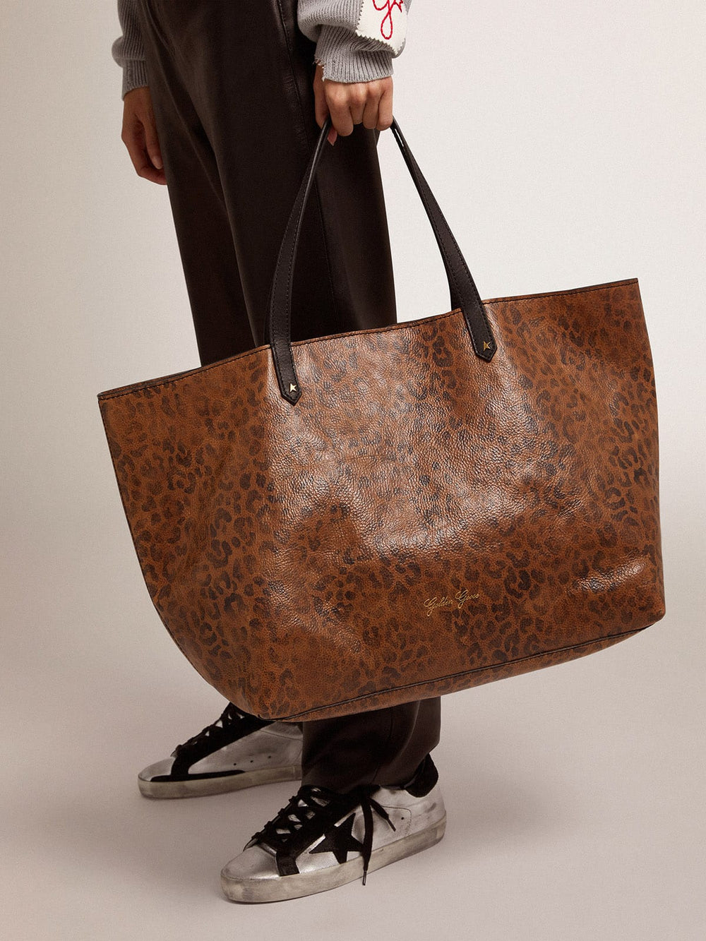 Golden Goose Pasadena Bag in hammered leather with leopard print and contrasting black handles