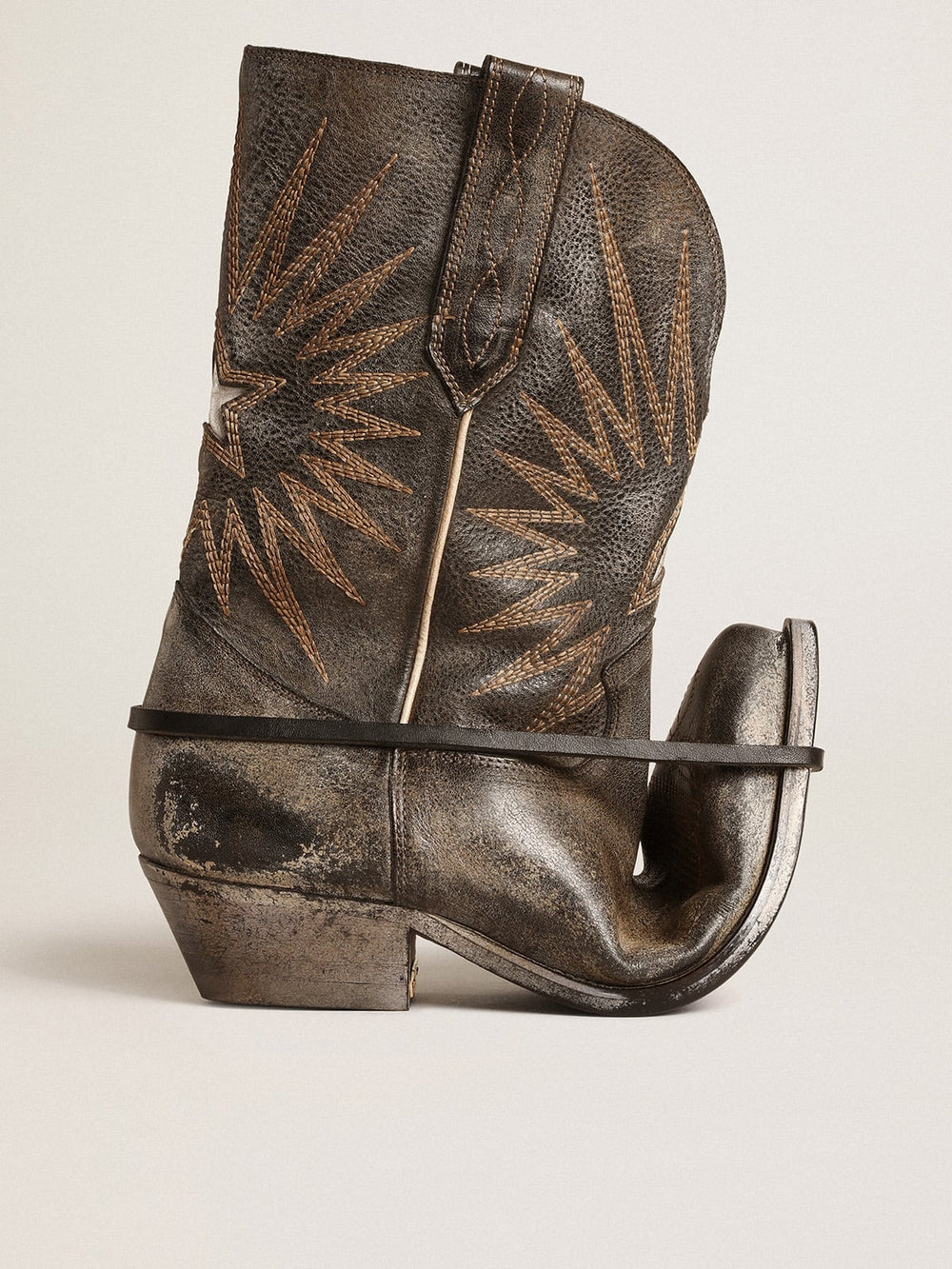 Golden Goose Women’s low Wish Star boots in black leather with silver star