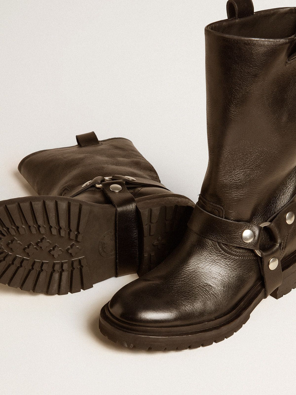 Golden Goose Kurt boots in glossy black leather with silver-colored buckle and studs