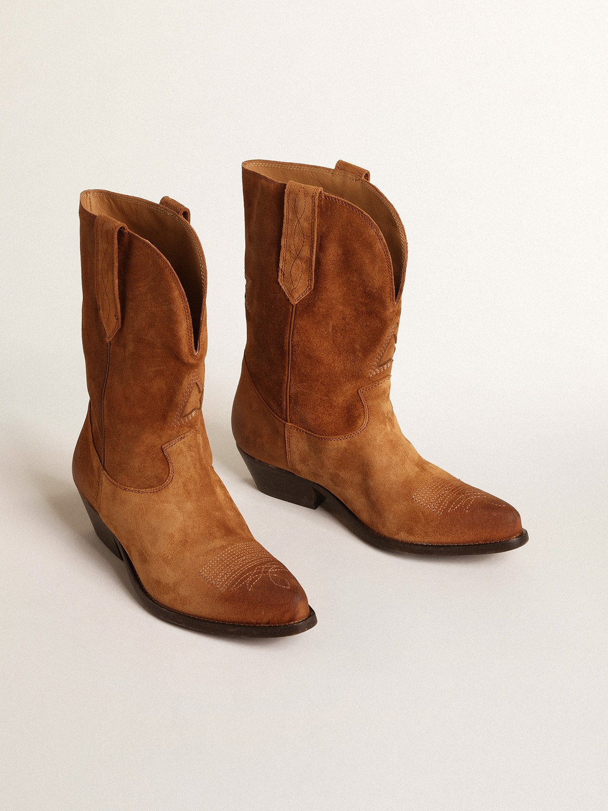 Golden Goose Low Wish Star boots in cognac-colored suede with inlay star