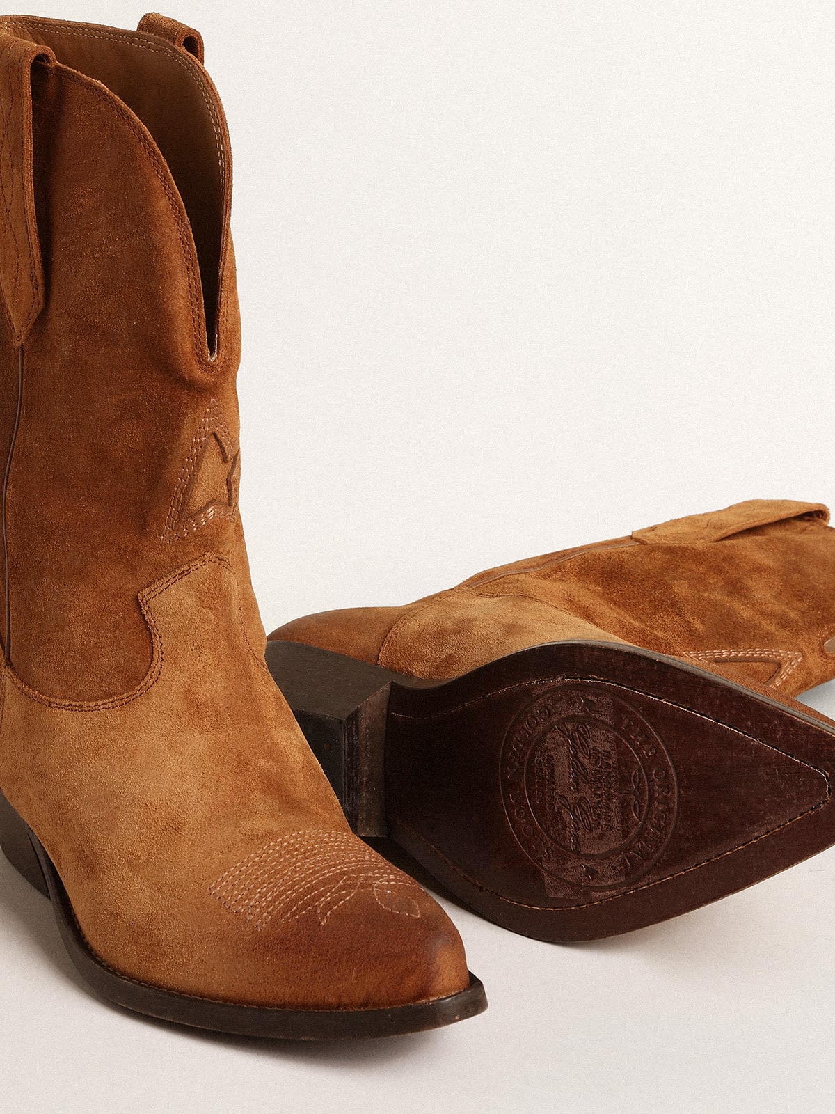 Golden Goose Low Wish Star boots in cognac-colored suede with inlay star
