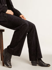 Golden Goose Young ankle boots in black leather with sand-colored embroidery
