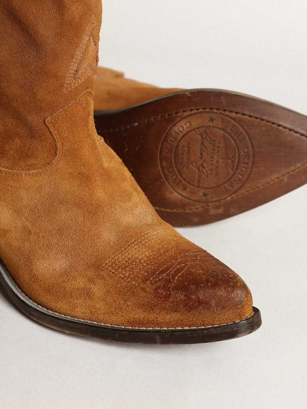 Golden Goose Women's low boots in tobacco-colored suede with inlay star