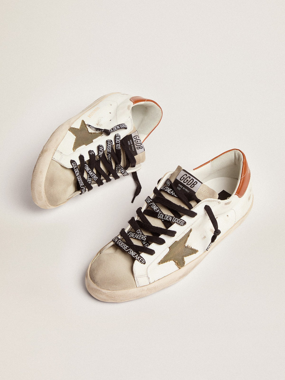 Golden Goose Men's Super-Star with star in olive green canvas