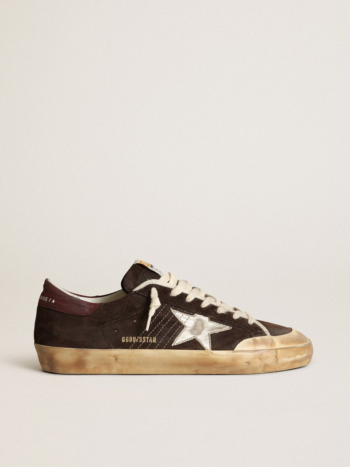 Golden Goose Men's Super-Star Penstar in brown suede with a platinum star