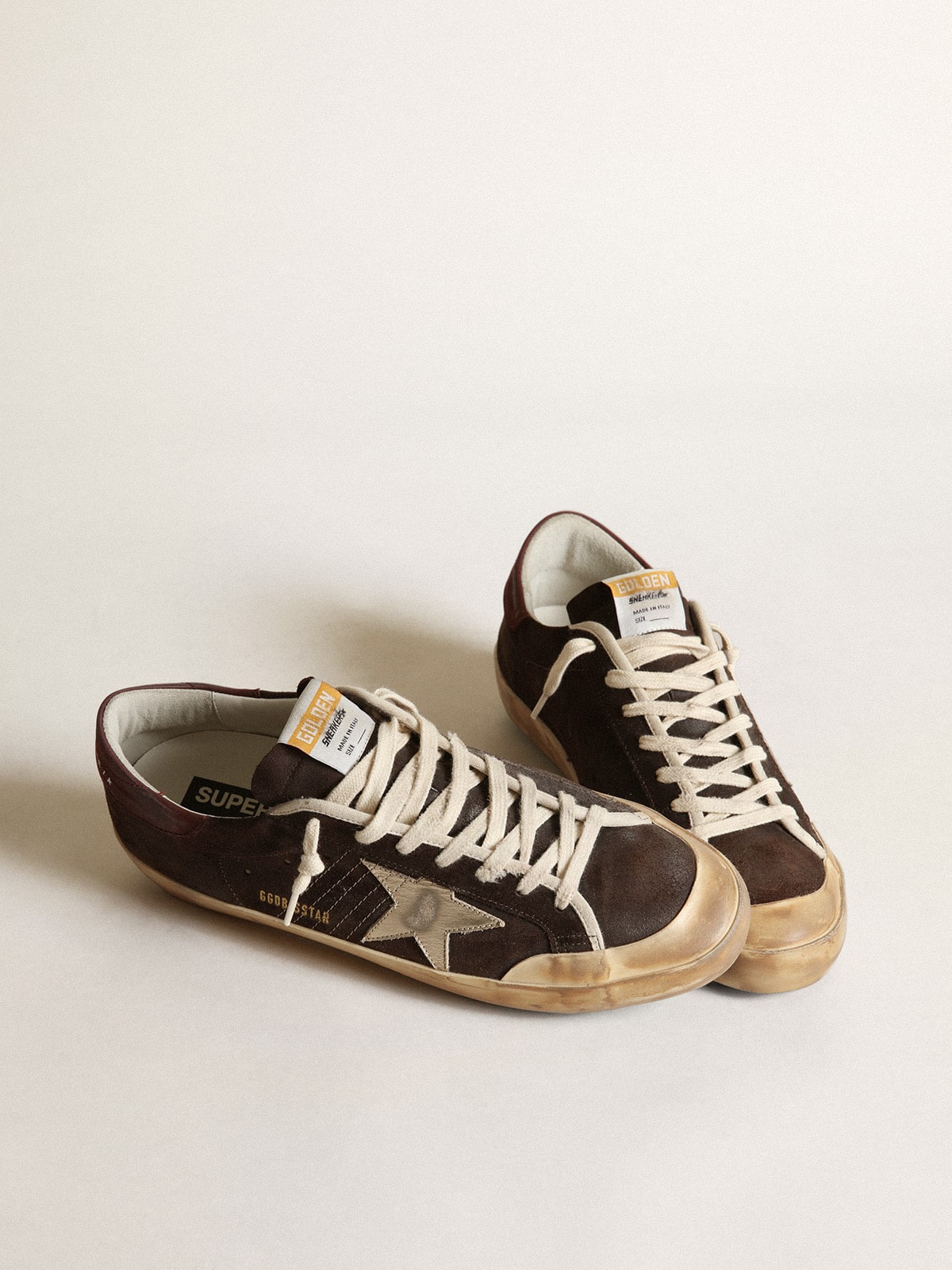 Golden Goose Men's Super-Star Penstar in brown suede with a platinum star