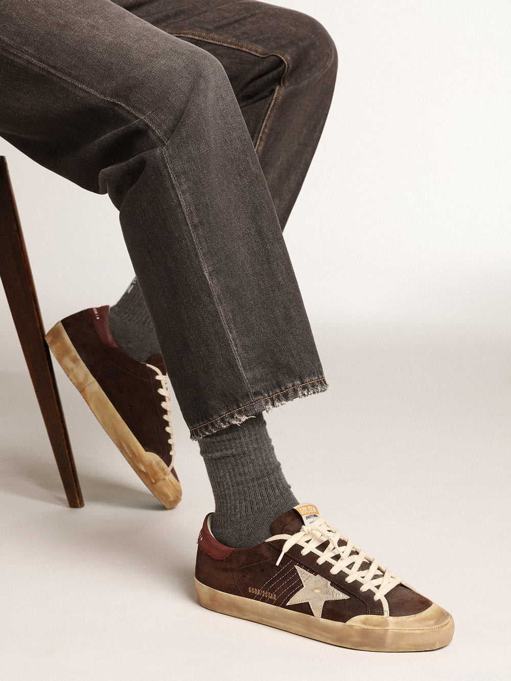 Golden Goose Men's Super-Star Penstar in brown suede with a platinum star