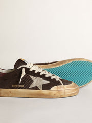 Golden Goose Men's Super-Star Penstar in brown suede with a platinum star