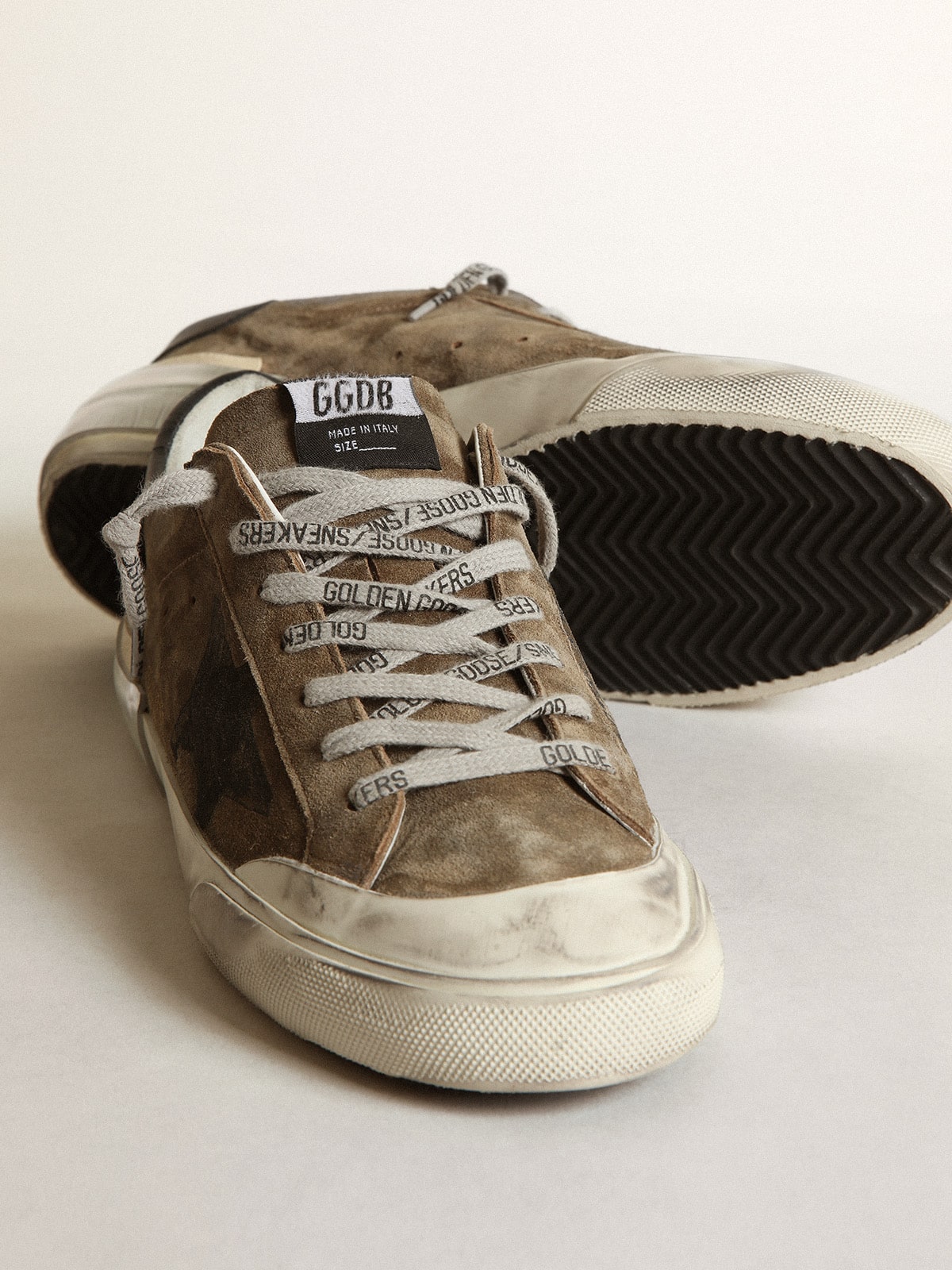 Golden Goose Super-Star  in military-green suede with screen-printed star