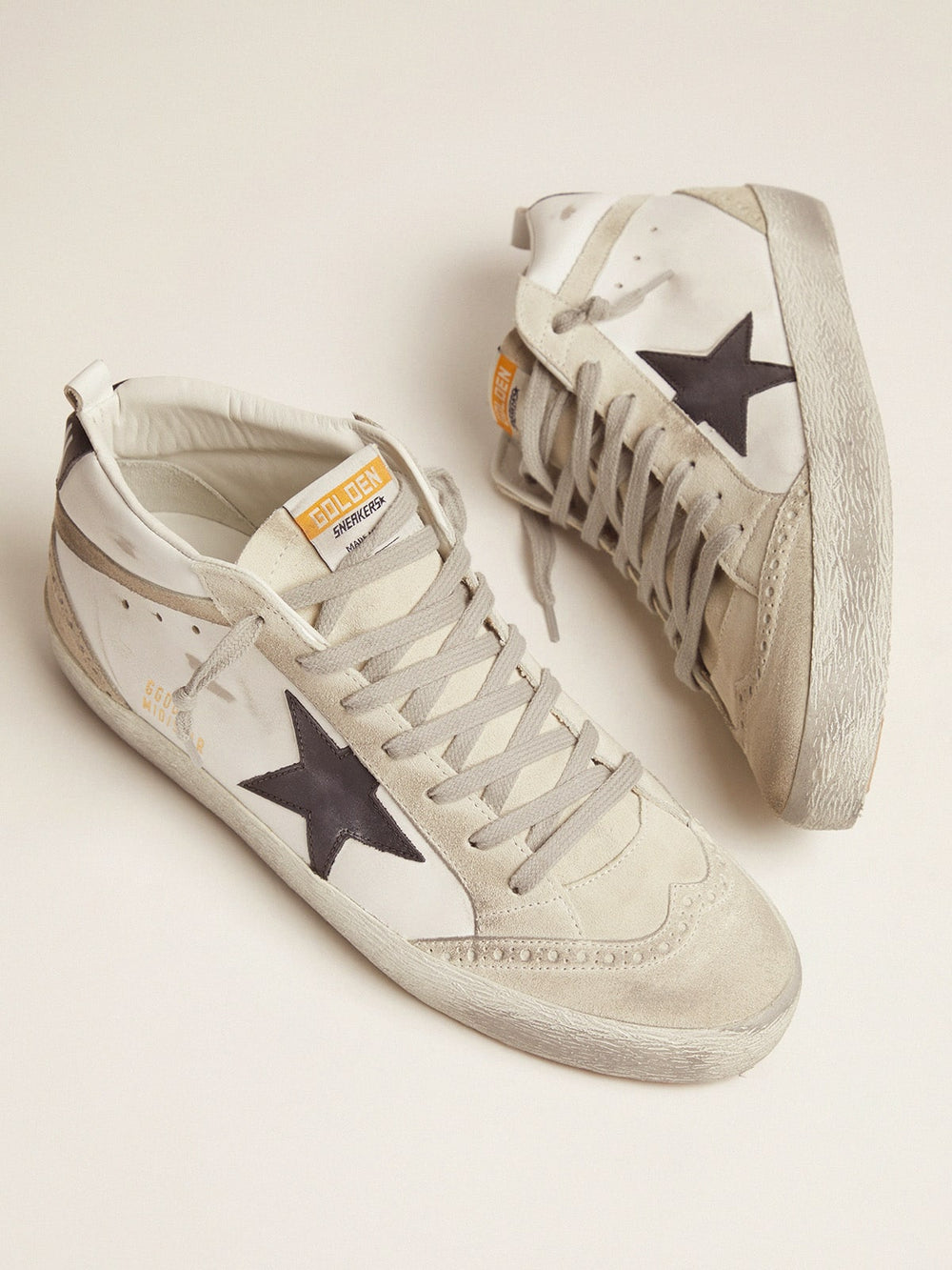 Golden Goose Men's Mid Star white with black star