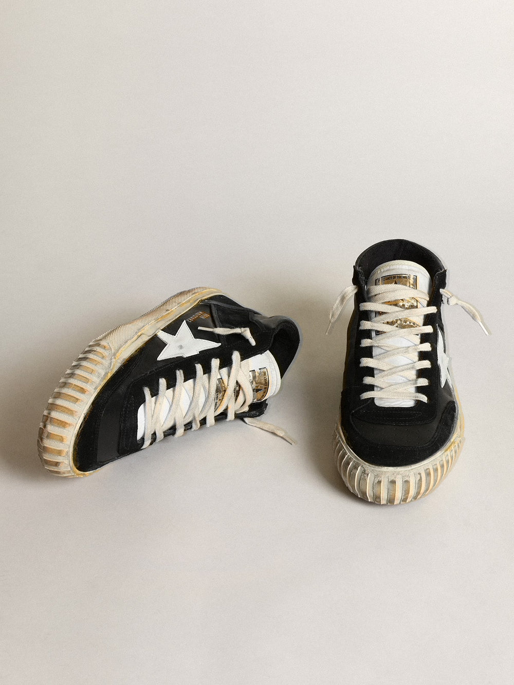 Golden Goose Men’s Mid Star in black nappa and suede with white leather star