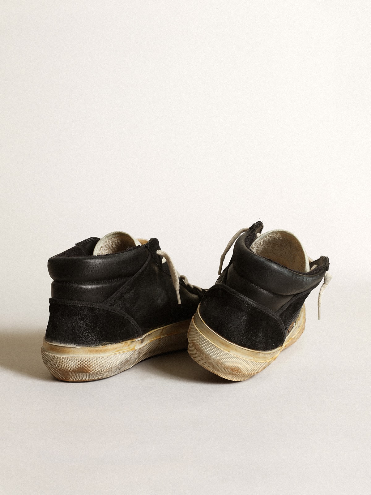 Golden Goose Men’s Mid Star in black nappa and suede with white leather star