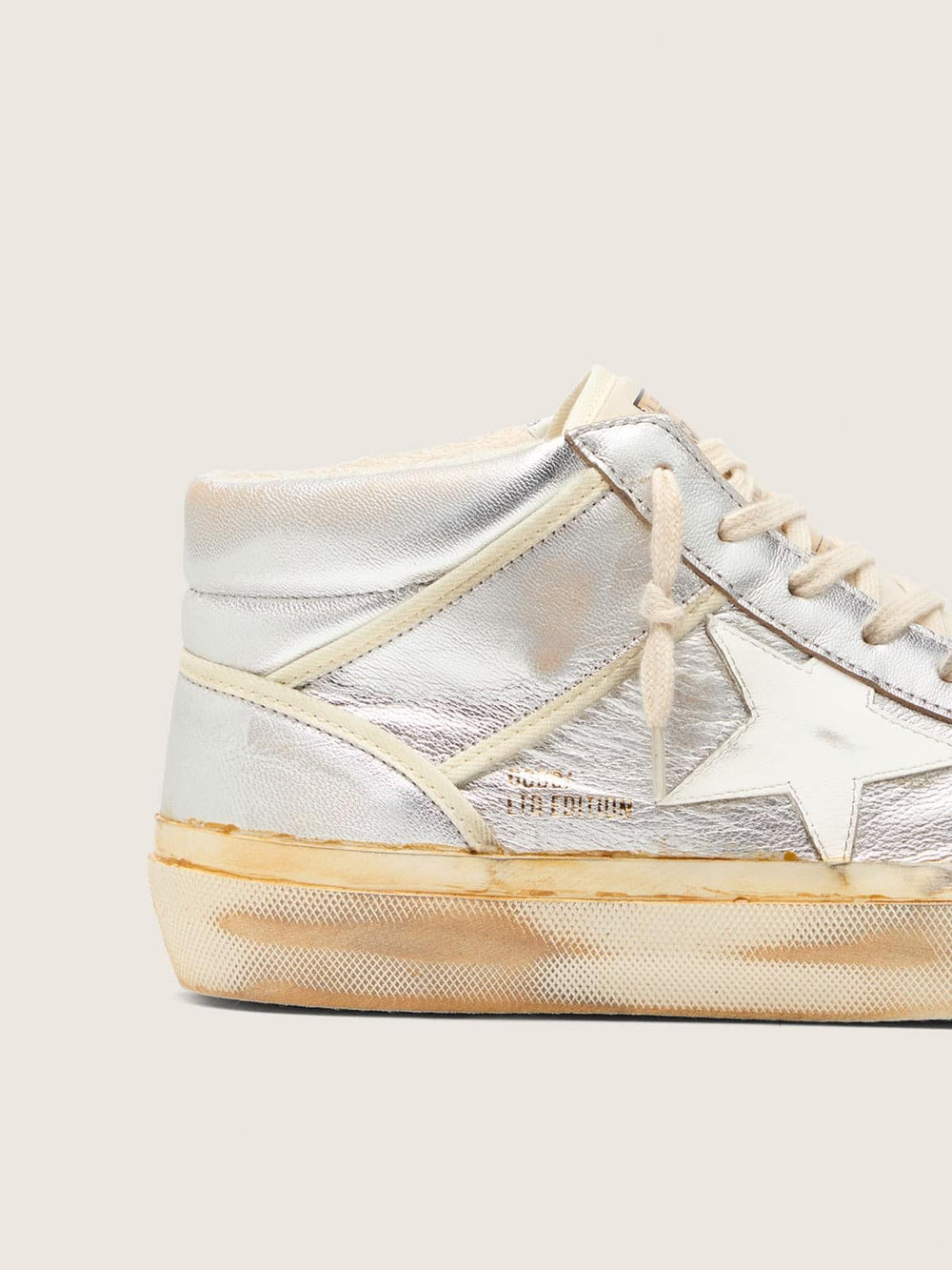 Golden Goose Men’s Mid Star in silver metallic leather with ivory star