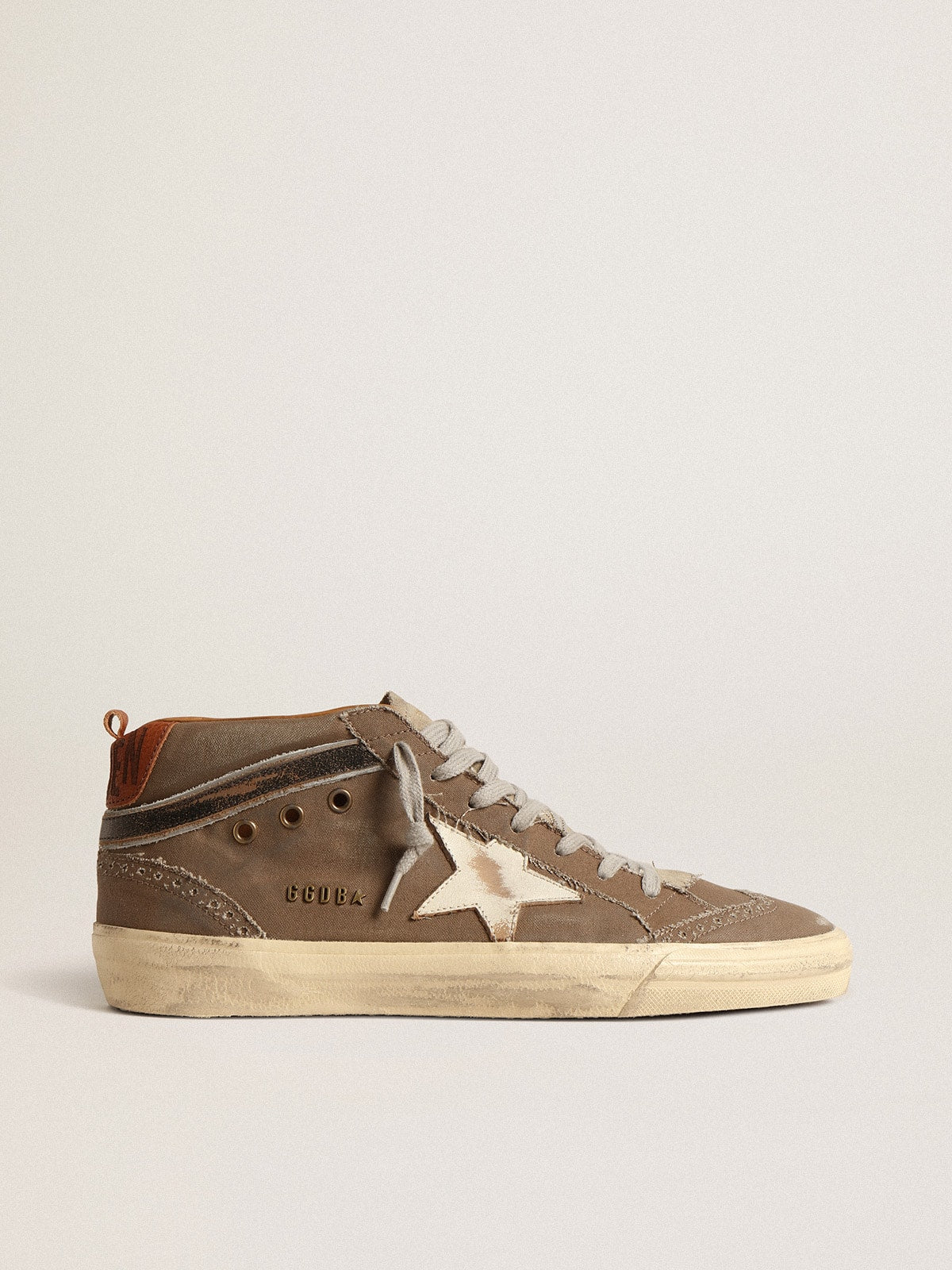 Golden Goose Mid Star in green canvas with leather star and black flash