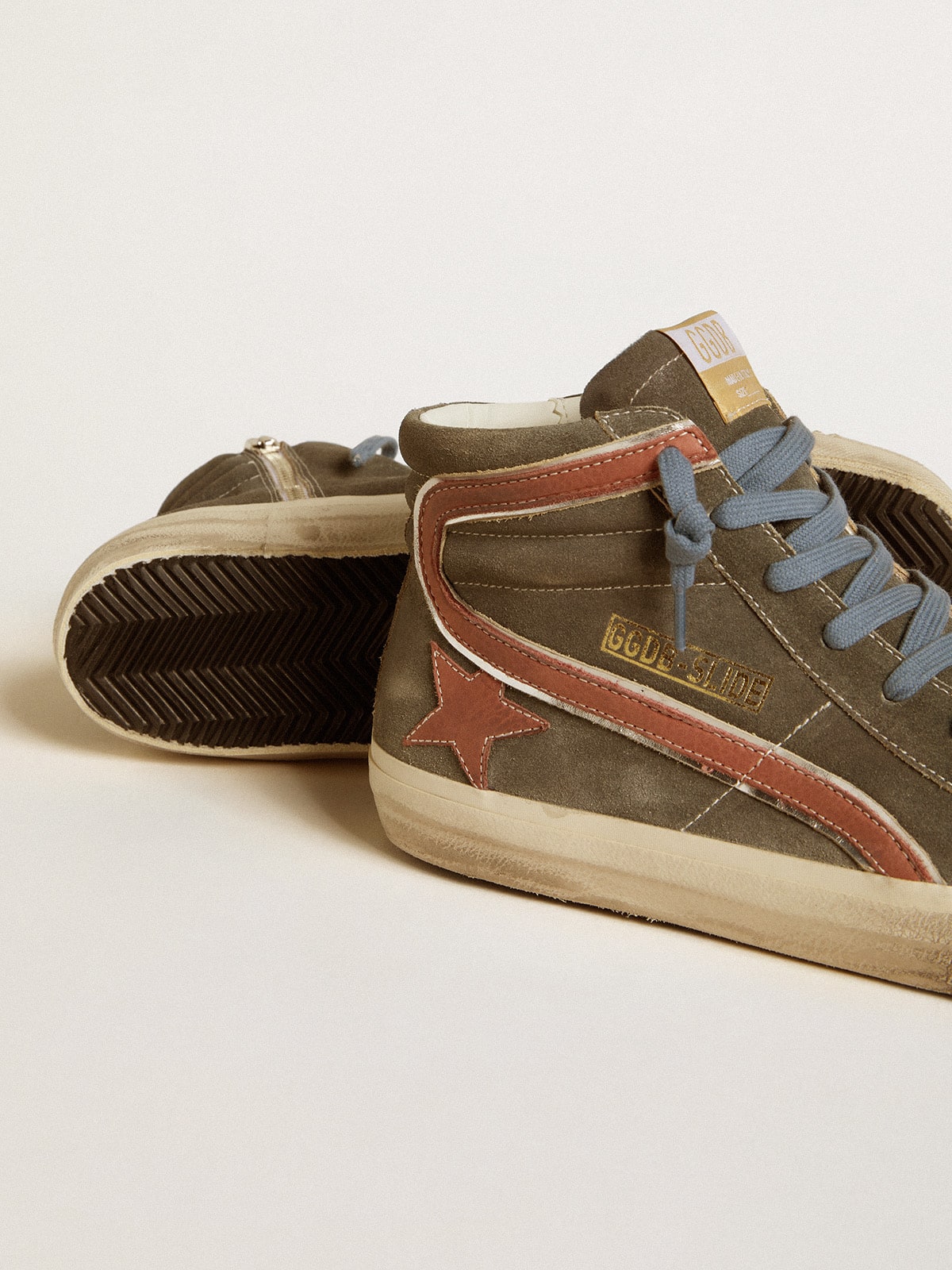 Golden Goose Men's Slide in gray suede with brown nubuck star and flash