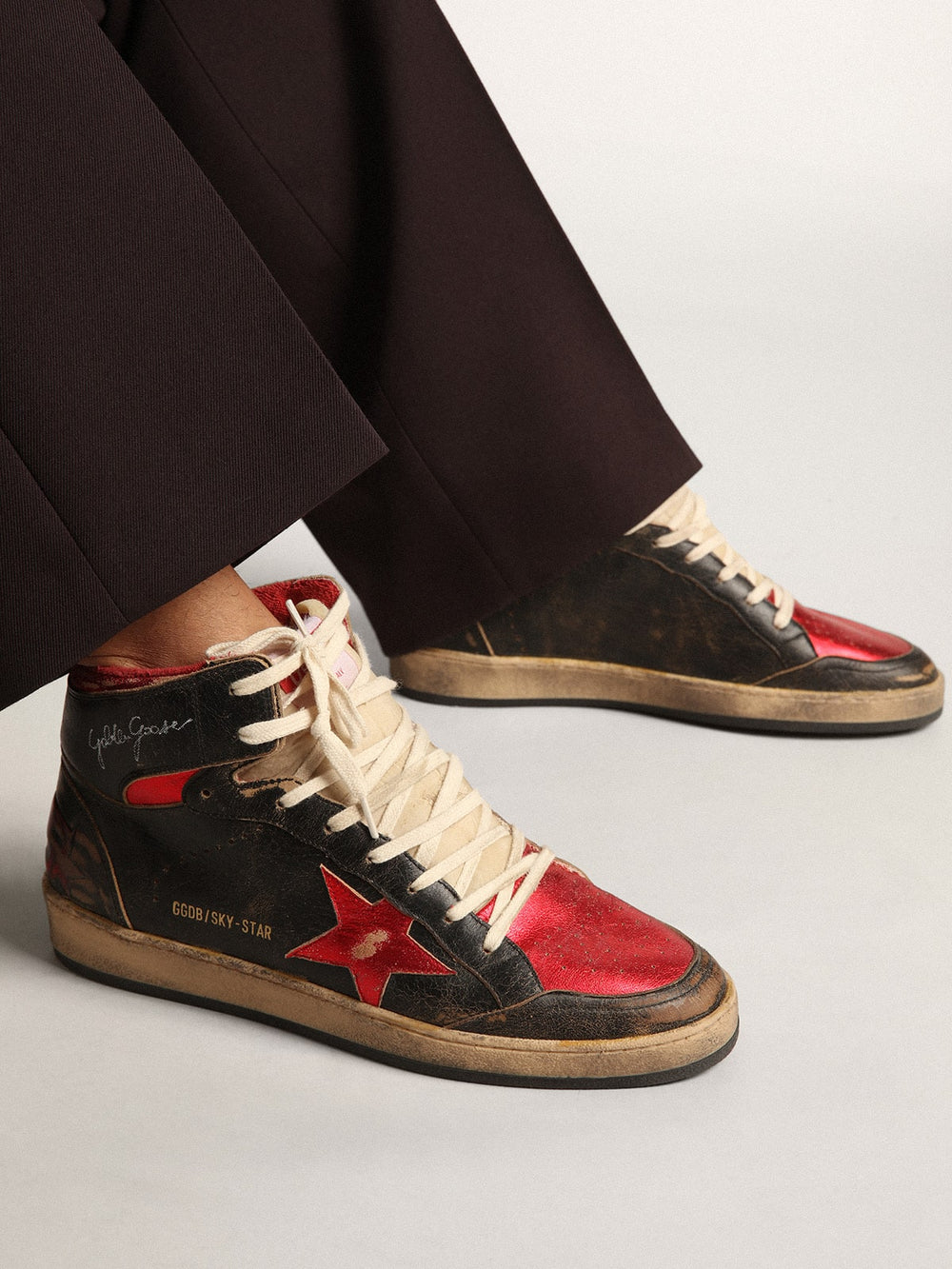 Golden Goose Men's Sky-Star in glossy black leather with red star