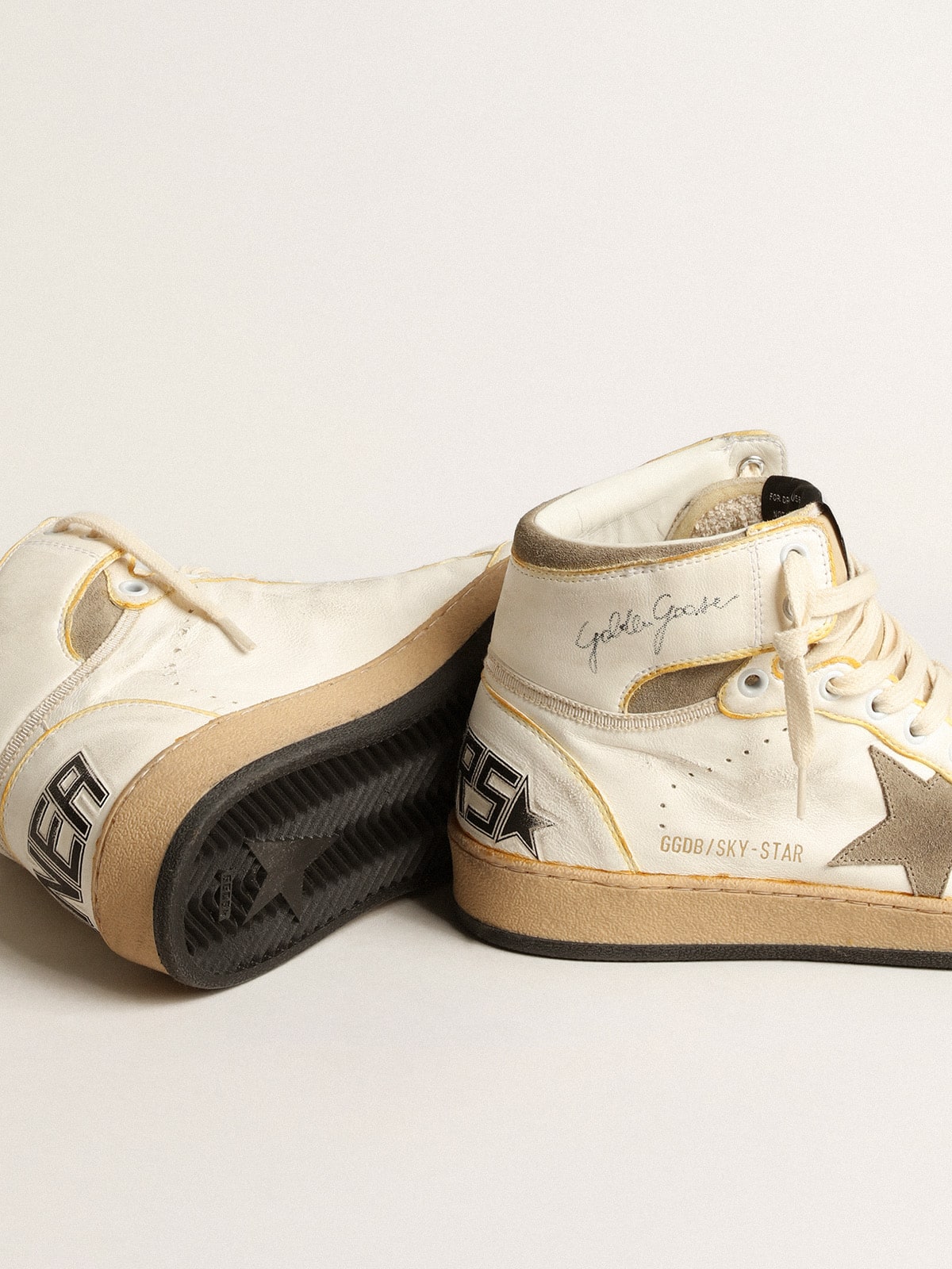 Golden Goose Men’s Sky-Star in white nappa leather with dove-gray suede star